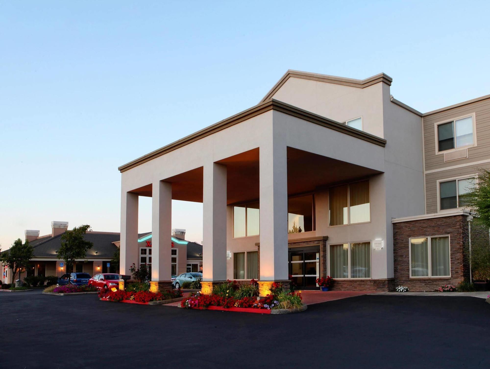 Four Points By Sheraton Portland East Fairview Exteriér fotografie